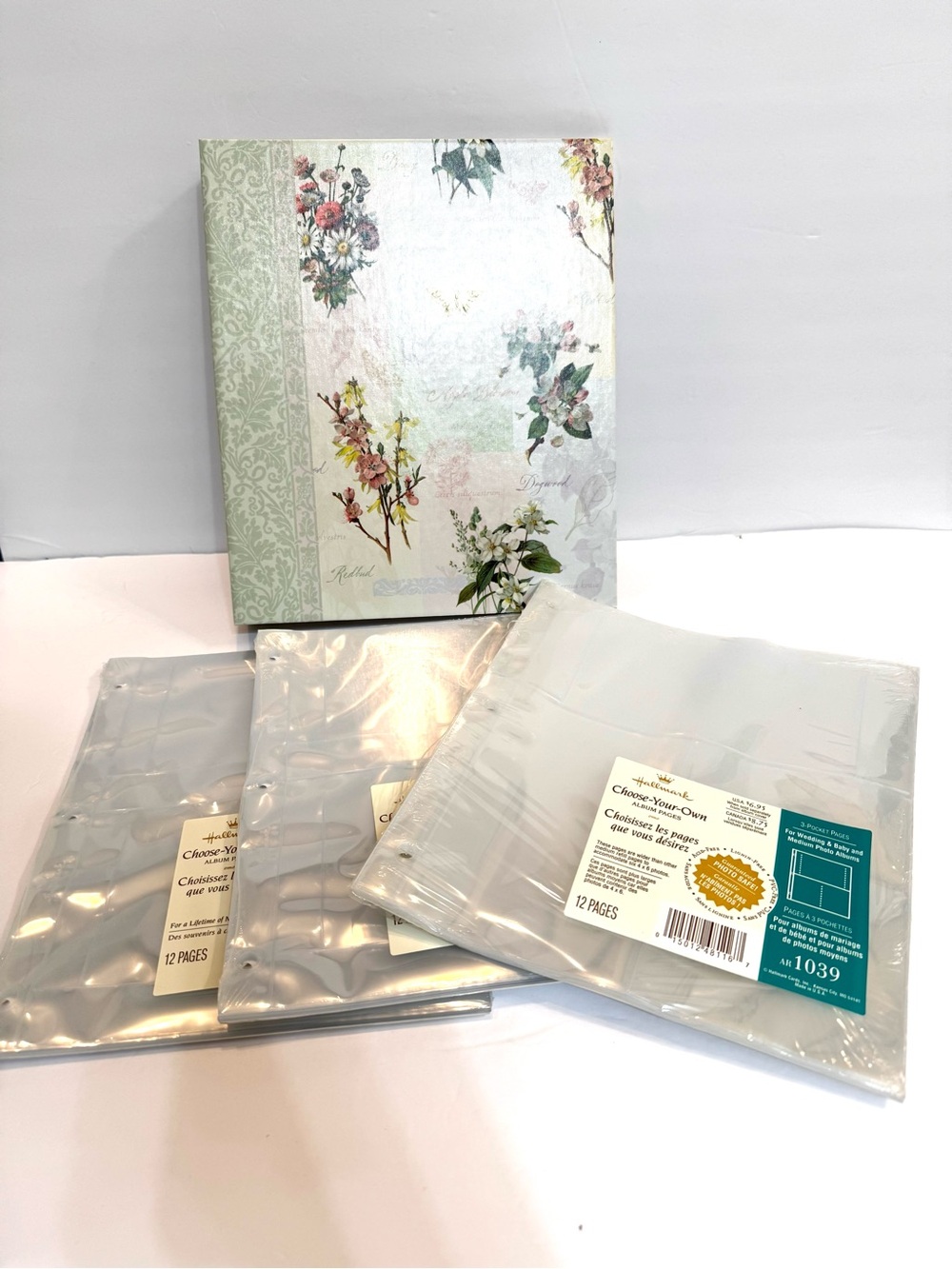 Vintage Hallmark Photo Album Botanical Collage Binder Style W/36Album Pages